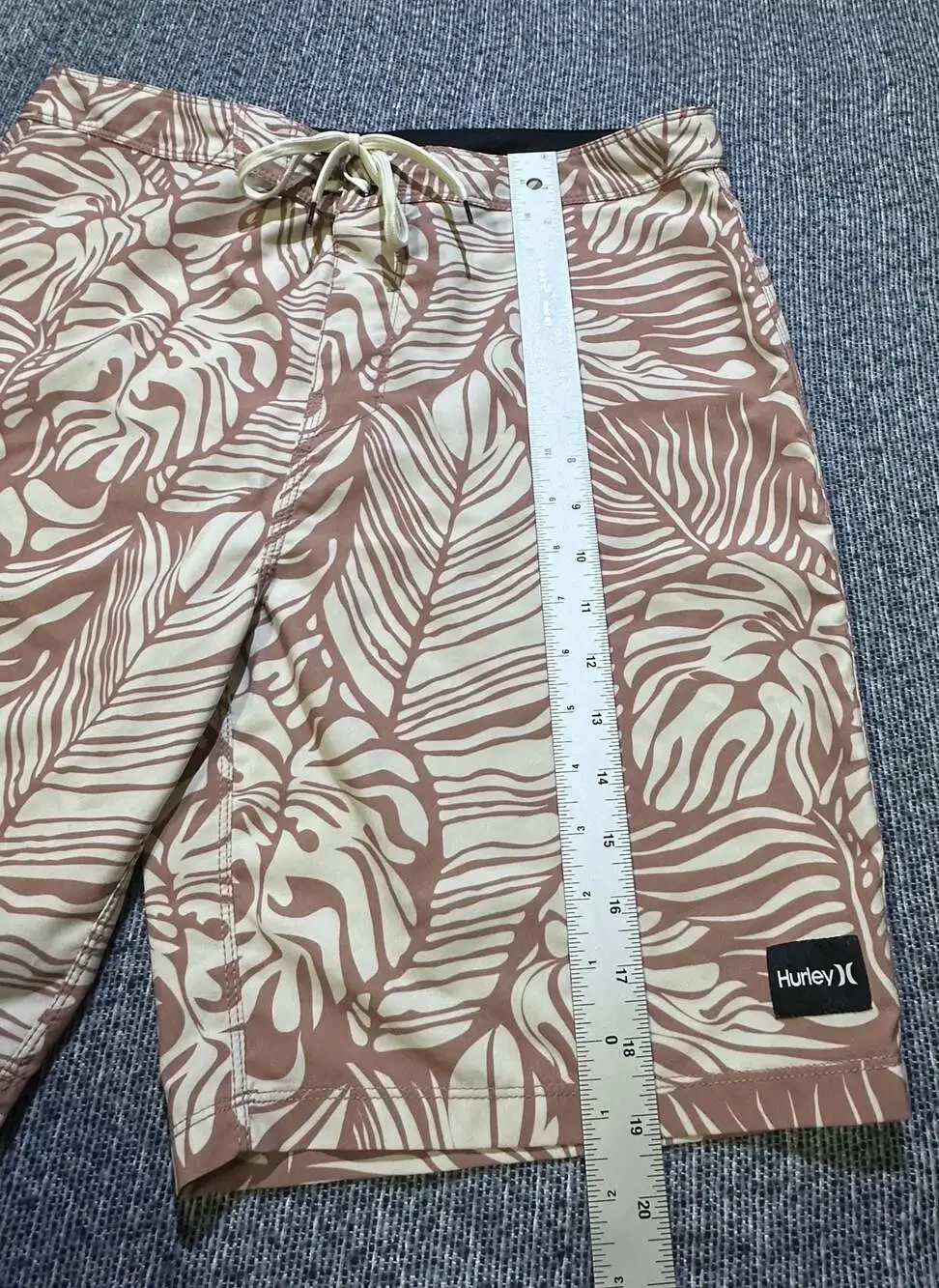 Hurley Men's Tropical Leaf Print Board Shorts